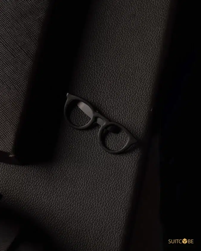 Lapel pin