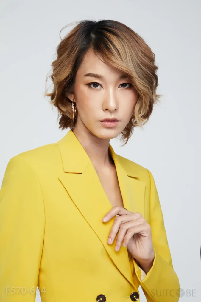 สูทสีเหลือง