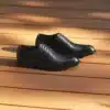 รองเท้าหนังสีดำ