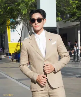 สูทสีน้ำตาล