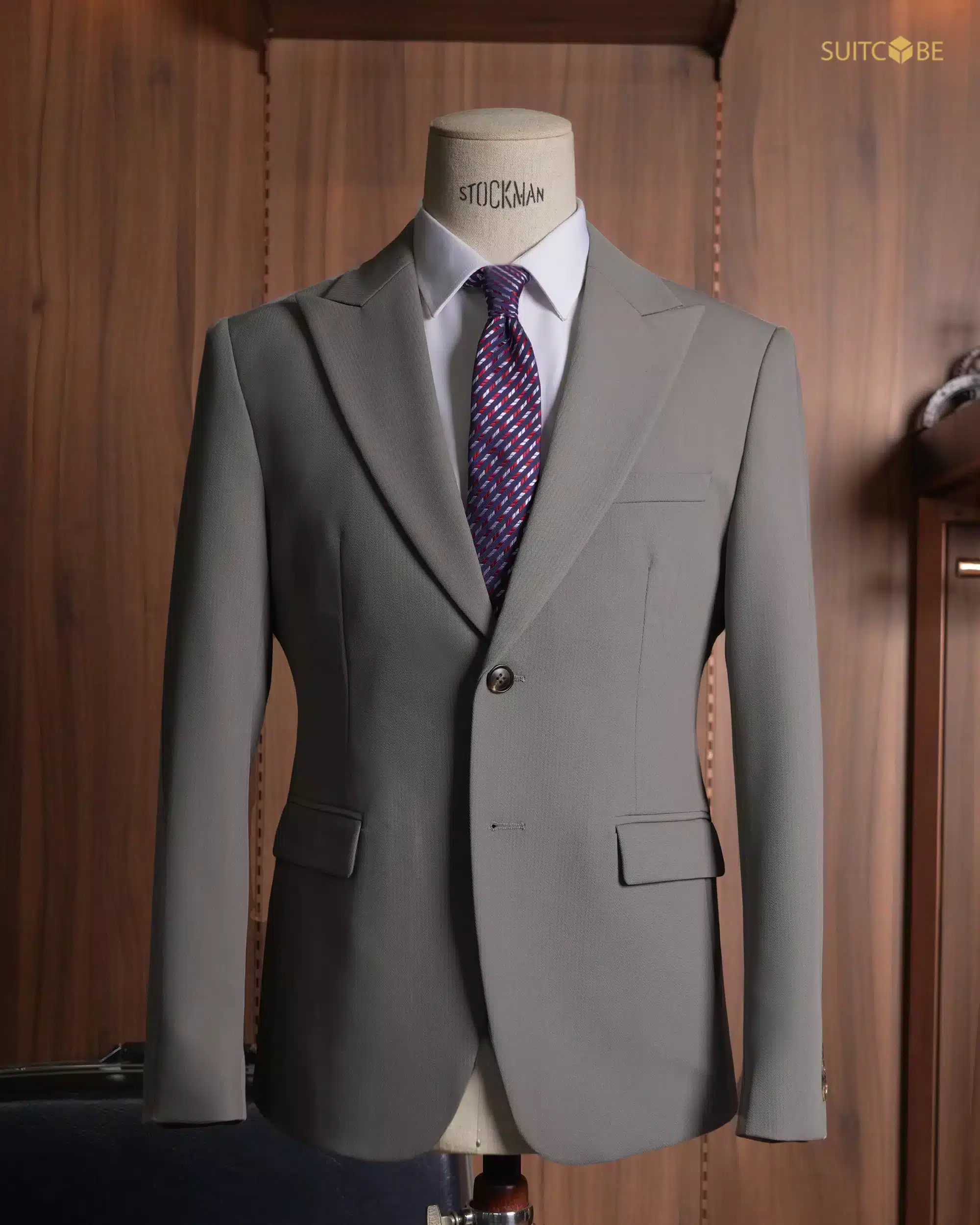 สูทสีเทา