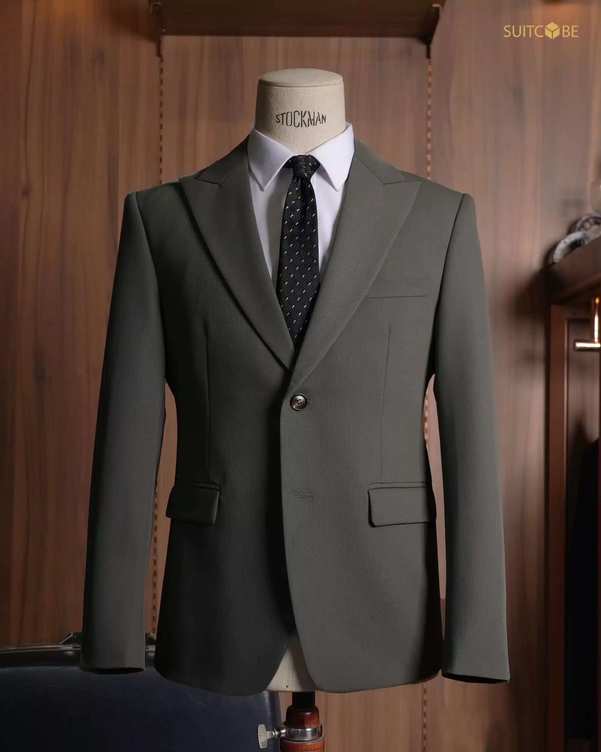สูทสีเทาเขียว
