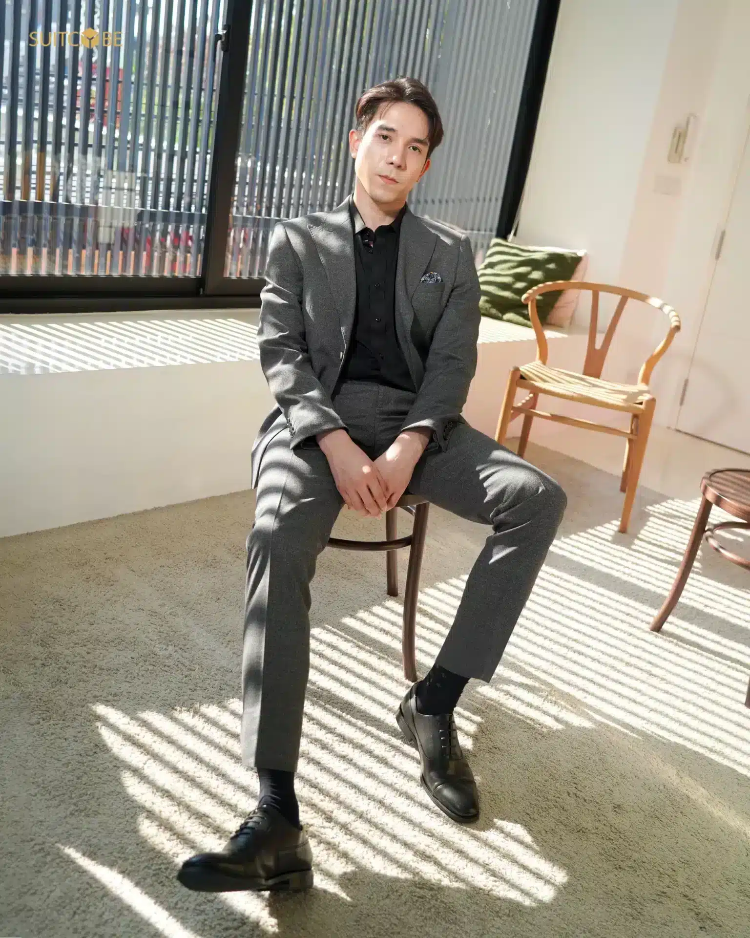 สูทสีเทา