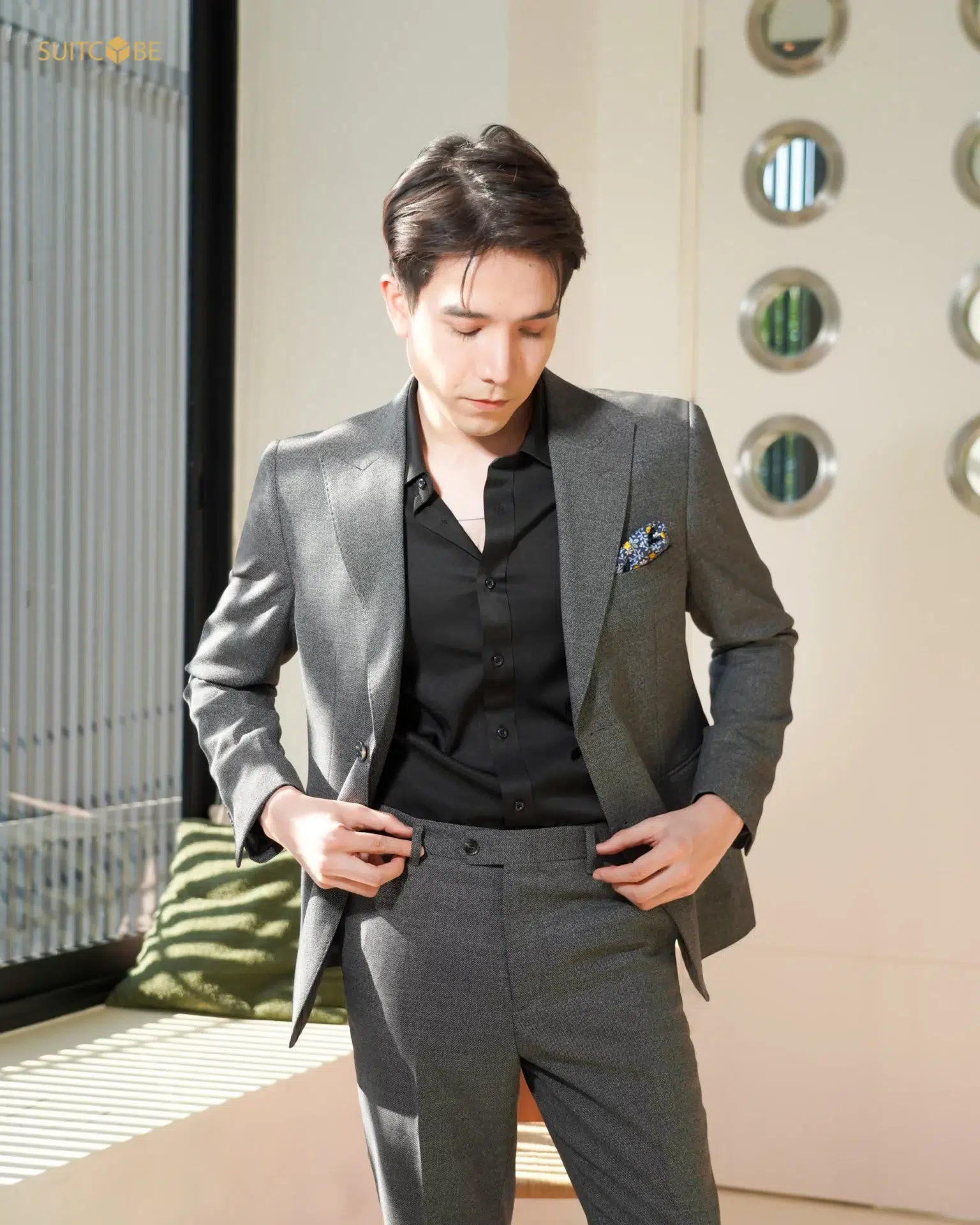 สูทสีเทา
