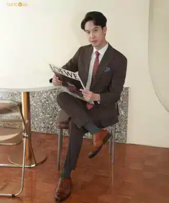 สูทสีน้ำตาล