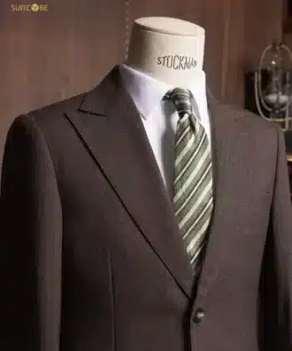 สูทสีน้ำตาล