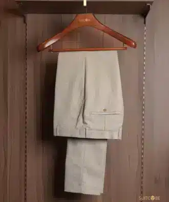 สูทสีเบจ