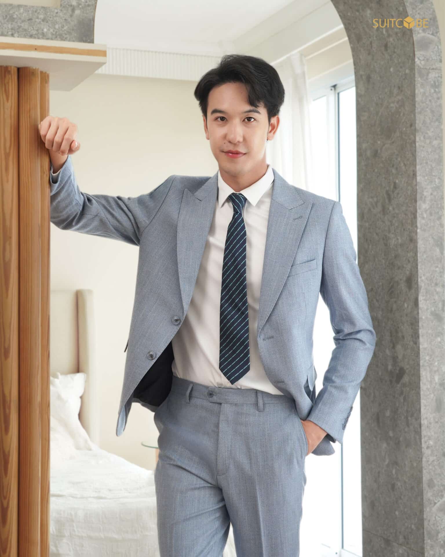 สูทสีเทา