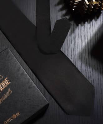 เนคไทสีดำ