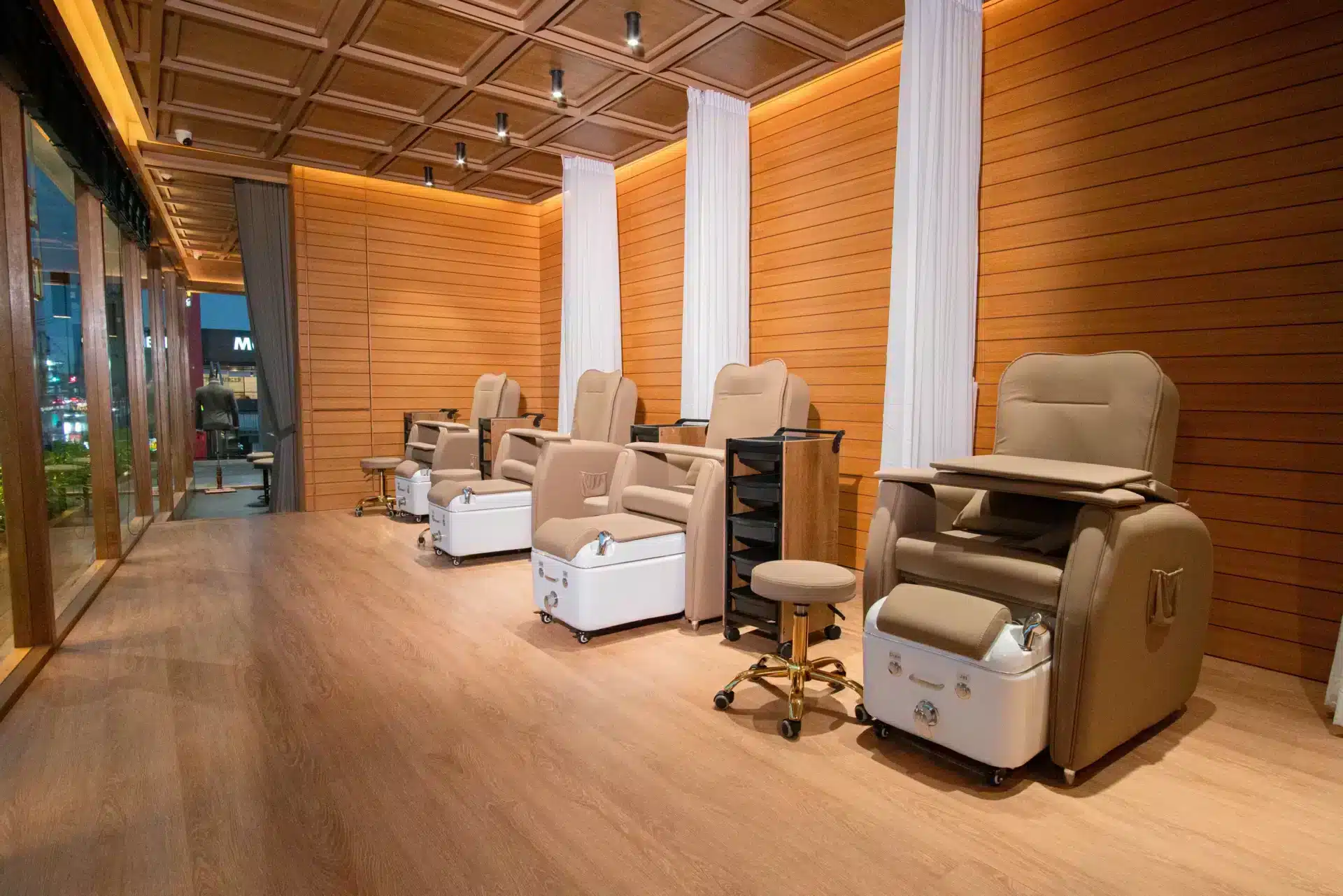 Gent&tonic สปามือเท้า