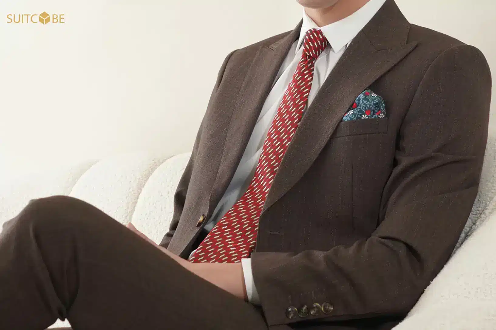 ไอเดียแมทซ์สูทสีน้ำตาล