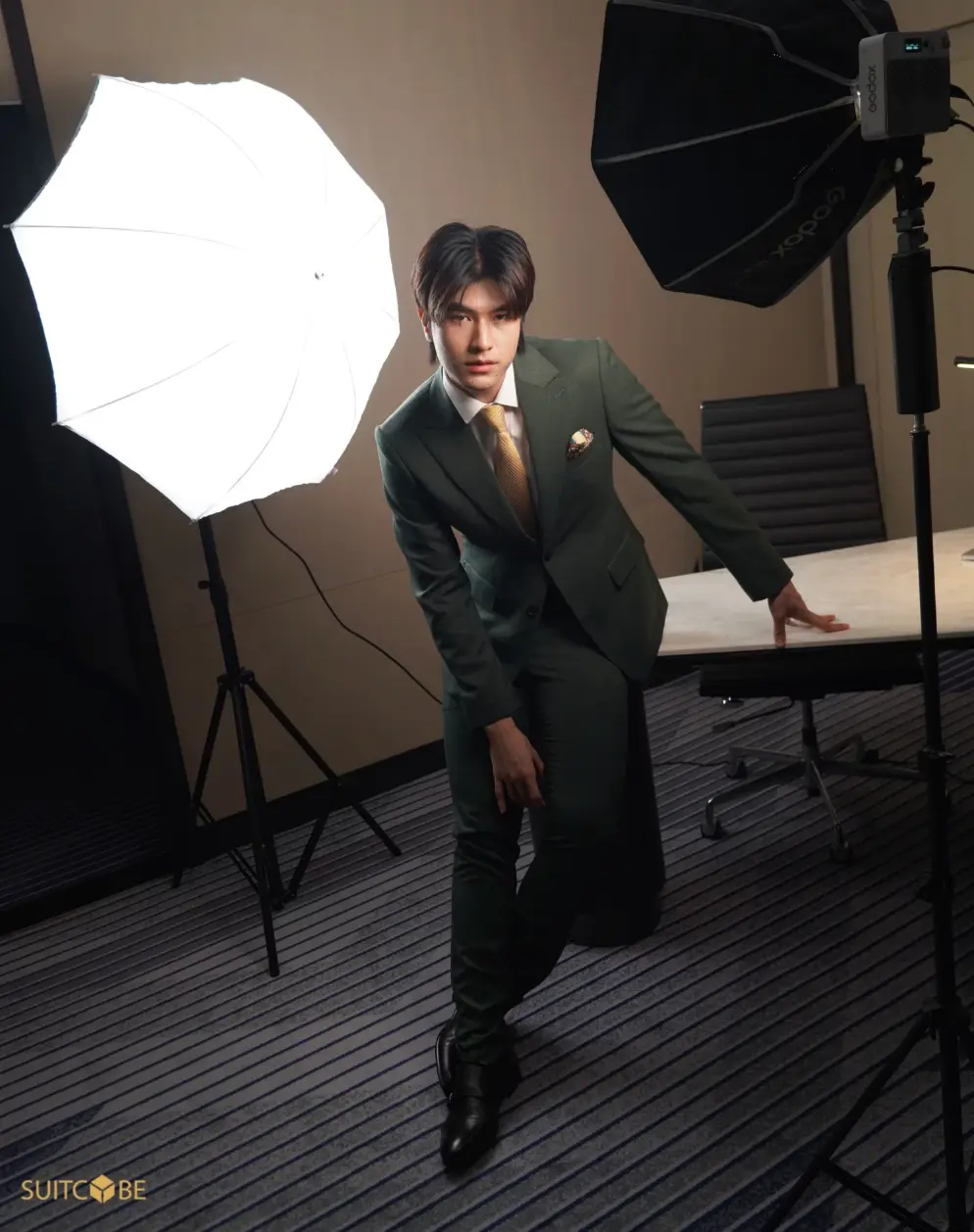 สูทสีเขียว