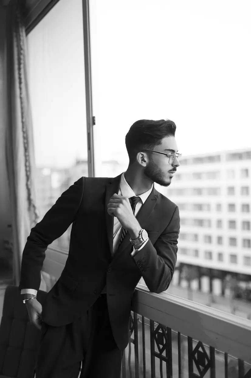 สูทผู้ชายสีดำ