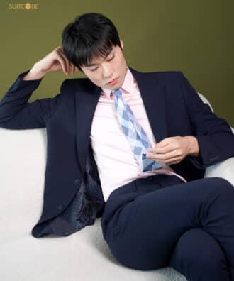 สูทสีกรมท่า