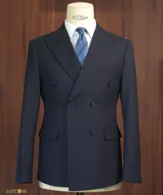 สูทสีกรมท่า