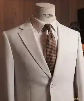 สูทสีครีม