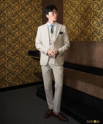 สูทสีครีม