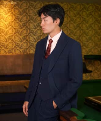 สูทสีกรมท่า