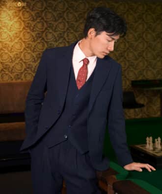 สูทสีกรมท่า