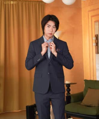 สูทสีกรมท่า