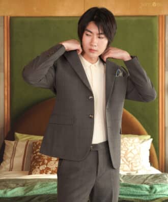 สูทสีน้ำตาล