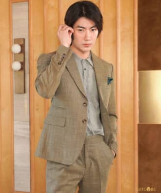 สูทสีน้ำตาล