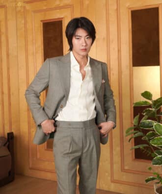 สูทสีเทา